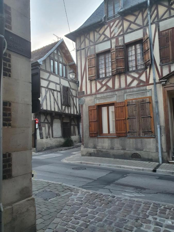 Le Logis Du Clocher Troyes Exterior photo